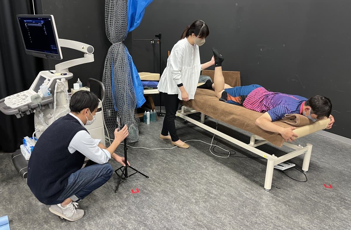 慶應義塾大学との共同研究 — エラストグラフィーによる筋硬度測定