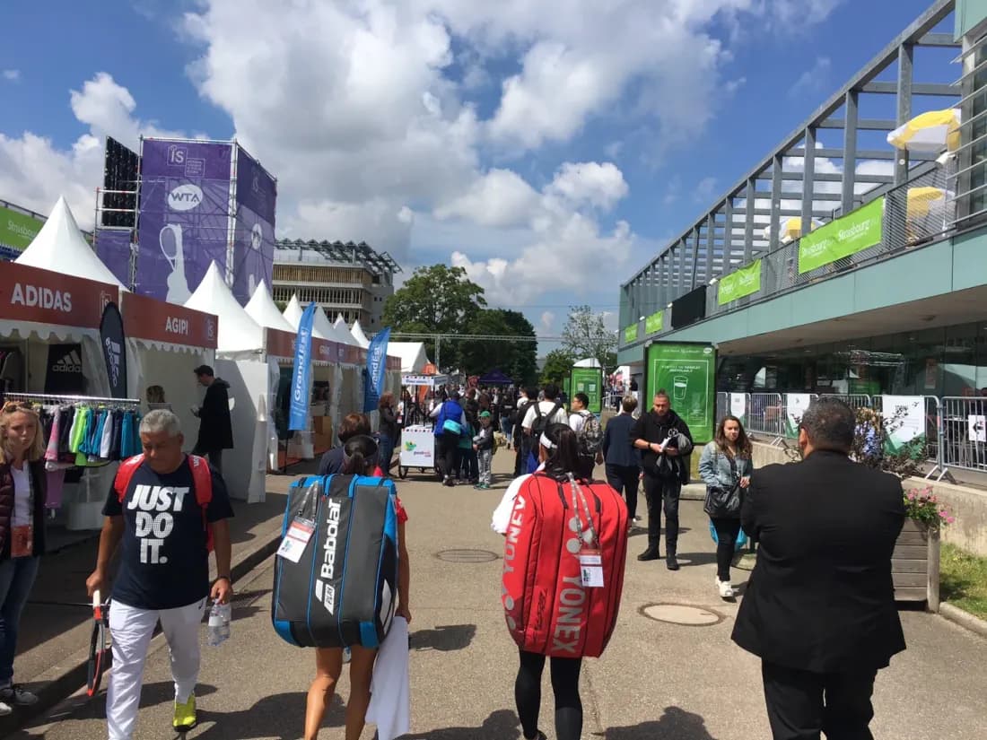 Auf dem Gelände des Tennisturniers in Straßburg
